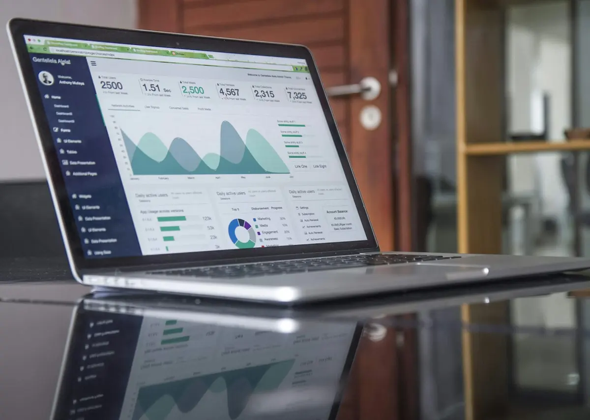 Branchensoftware vs. Standardsoftware: Was lohnt sich für Ihr Unternehmen?
